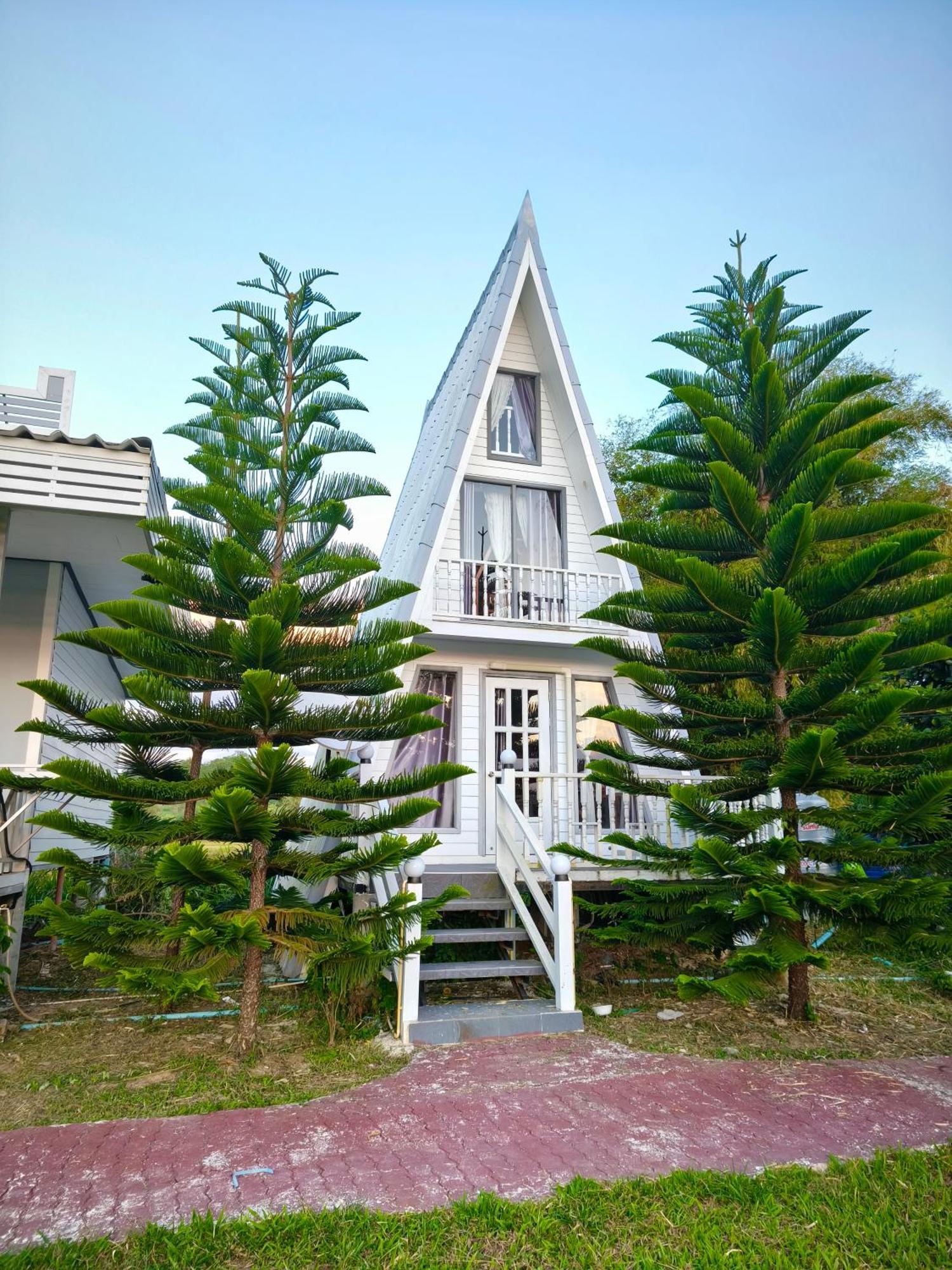 Boat And House Resort Khao Kho Eksteriør billede