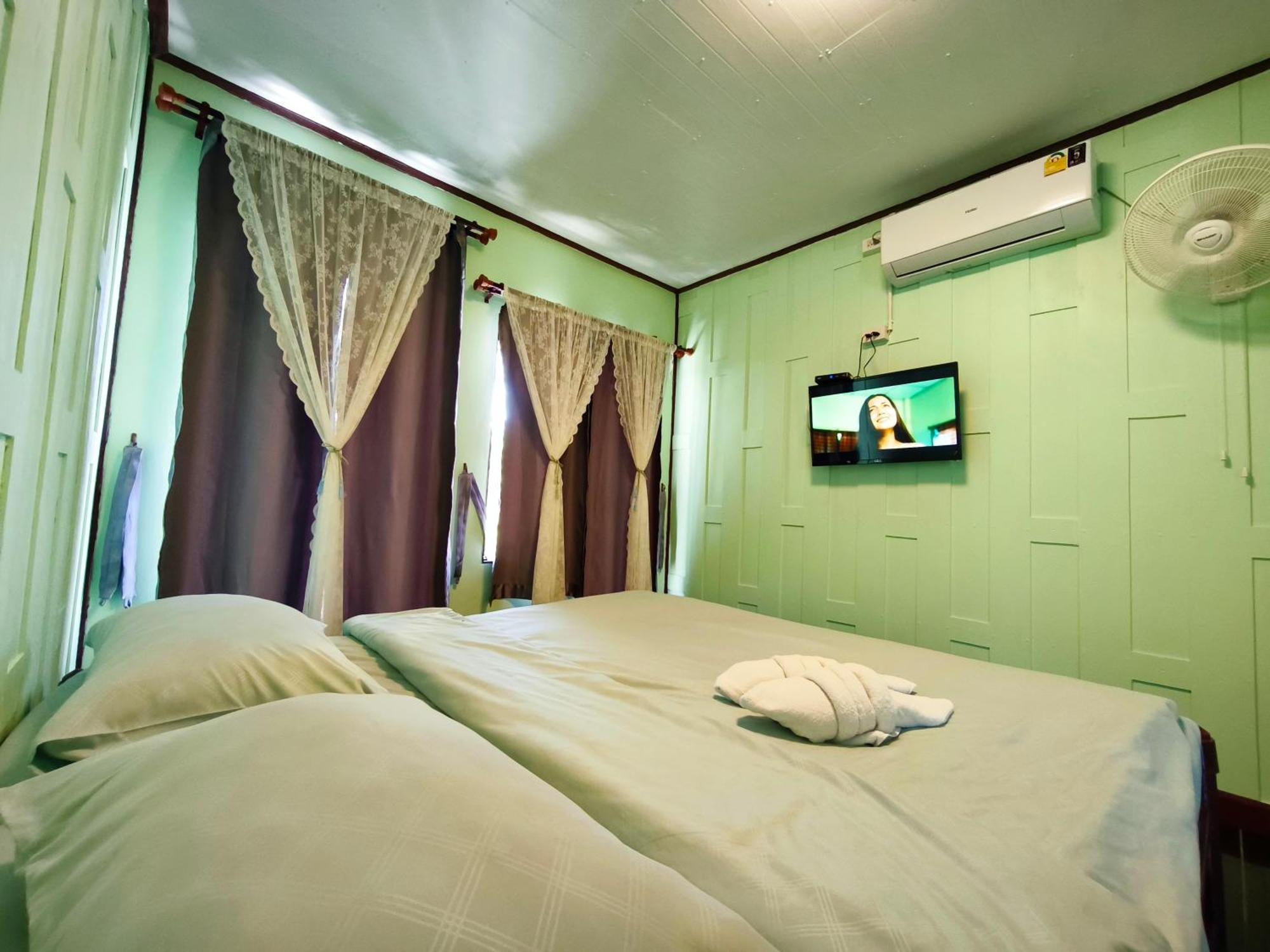 Boat And House Resort Khao Kho Eksteriør billede