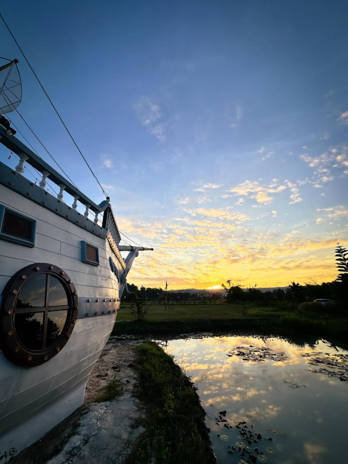 Boat And House Resort Khao Kho Eksteriør billede